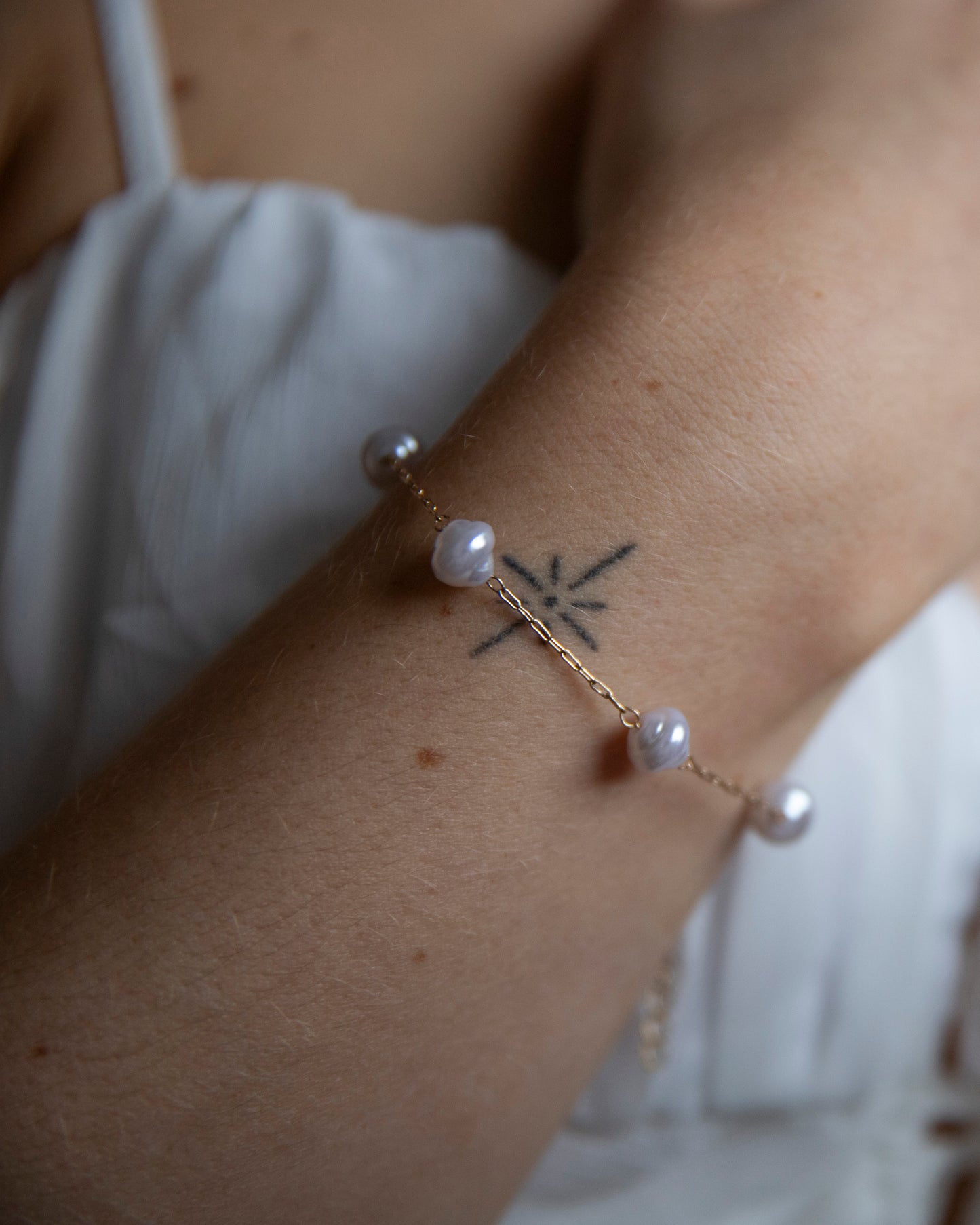 Nelli Freshwater Pearl Look Gold Bracelet