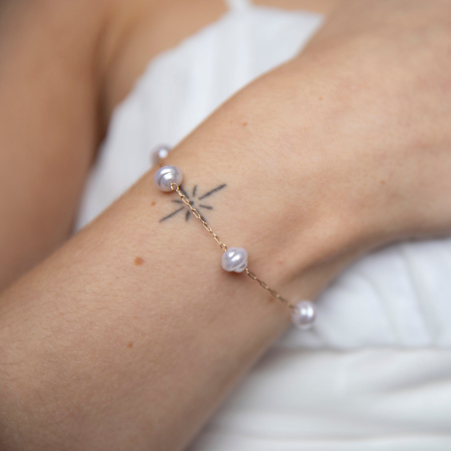 Nelli Freshwater Pearl Look Gold Bracelet