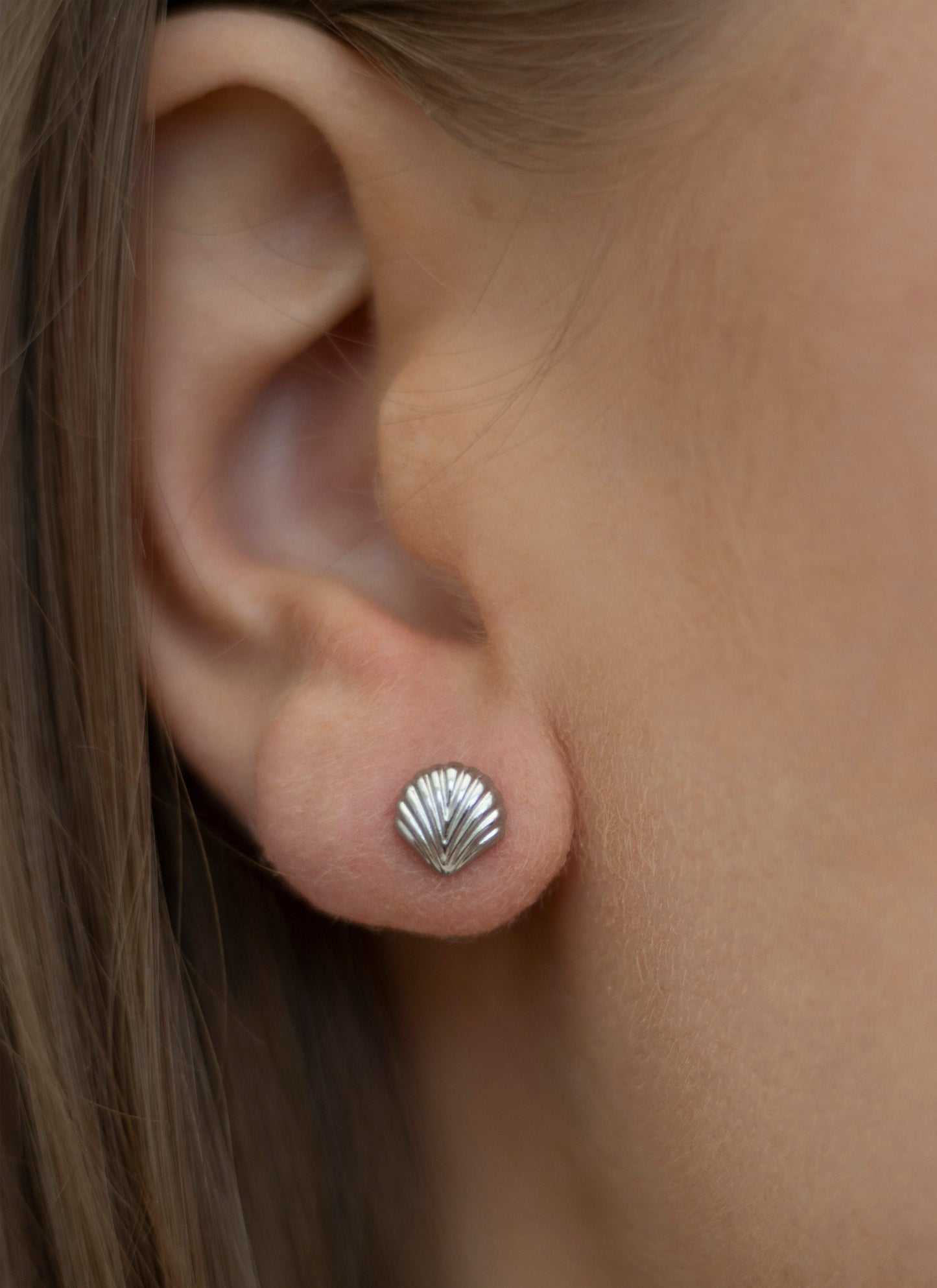 Kayla Silver Shell Stud Earrings